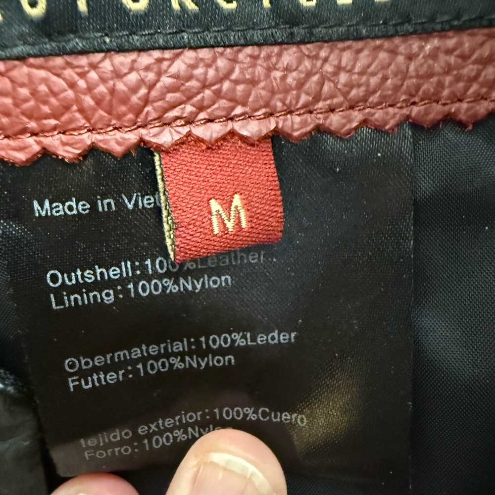 Black Indian Motorcycle Leather Vest - Picture 3 of 8
